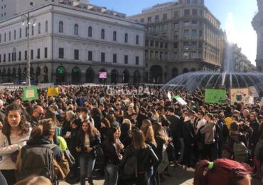 “Non avete scuse”, il programma di Fridays for Future: <b>acqua</b> pubblica, no plastica ed educazione ...