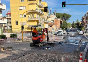 Bravetta senz'<b>acqua</b>: tubatura rotta, allagamenti e strade chiuse - Repubblica Roma