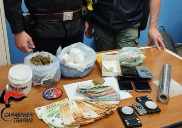 A Trapani perquisito il “Bunker” della droga. Sequestrati stupefacenti e contanti, 4 arrestati (VIDEO)