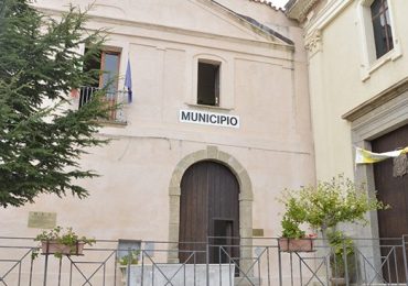 Ordinanza di divieto dell'uso dell'<b>acqua</b> emanata in ritardo, assolti il sindaco di Nicotera e un ...
