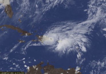 Settembre 2004: uragano Jeanne causa alluvioni e danni eolici in Florida. Stagione implacabile