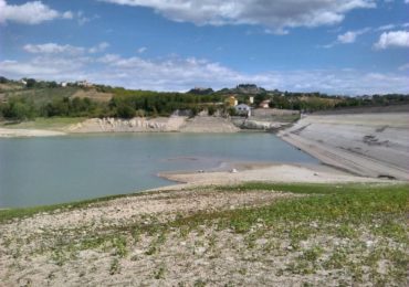Agricoltura a secco, il Centro Sud è agli sgoccioli - il manifesto