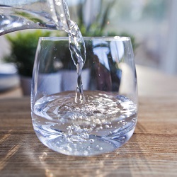 Dai calcoli renali alla sicurezza, le bufale sull'<b>acqua</b> di casa svelate dall'Iss - DottNet
