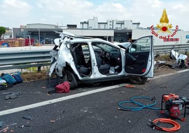 Coda 10 km in A1 per incidente, automobilisti rifocillati <b>acqua</b> - Notizie - Ansa.it