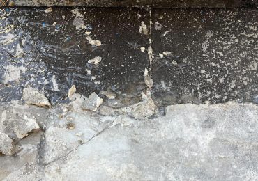 Siracusa. Un torrente d'<b>acqua</b> dolce affiora in via Ierone, è una perdita di almeno tre giorni