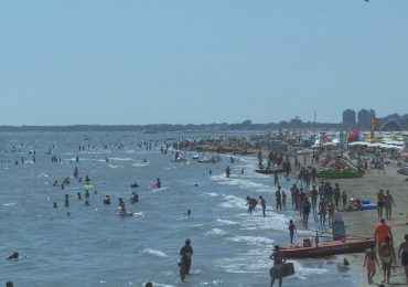 Si accascia in <b>acqua</b>, rianimato 85enne a Lignano Riviera - Telefriuli