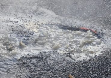 La denuncia a ReggioTv: "Perdita di <b>acqua</b> potabile in Via Fondo Giunta (Pellaro)"