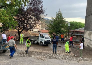 Bomba d'<b>acqua</b> a Lungro, cascate di fango nelle strade - Notizie - Ansa.it