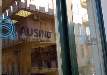 Alcune strade di Baronissi a secco per una rottura, tecnici al lavoro - Irno 24