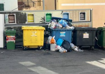 <b>Gestione</b> rifiuti a Ospedaletti, una lettrice: «Qualcosa non funziona, cassonetti straboccano