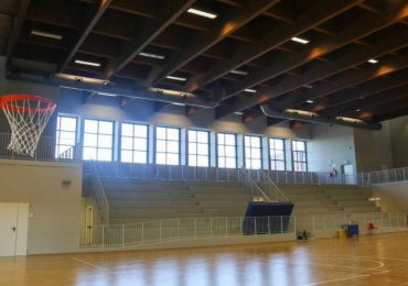 Infiltrazioni d'<b>acqua</b> nella palestra della scuola Europea. Le società traslocano