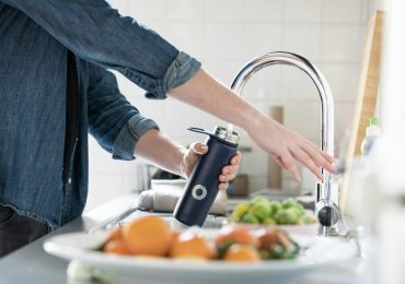 <b>Acqua</b>, in Italia consumi quasi fuori controllo: l'indagine di YouGov - Ildenaro.it