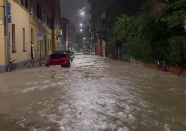 Maltempo: torrenti esondati, Bologna è sott'<b>acqua</b> - Notizie - Ansa.it