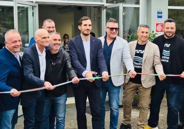 E' ufficialmente partita la nuova <b>gestione</b> della piscina comunale: il taglio del nastro - CesenaToday