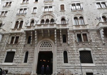 Aqp, intesa bipartisan per salvare l'ente pubblico: tra Fitto ed Emiliano scoppia la pace dell'<b>acqua</b>