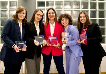 Primo premio nell'Hackaton "Women Shape the Future" per tre studentesse Uniba - BariViva