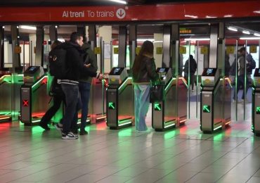 Sciopero dei trasporti a Milano: chiuse quattro linee metro - YouTube