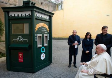 Giubileo, Papa Francesco benedice in Vaticano Casa dell'<b>acqua</b> di Acea | Sky TG24
