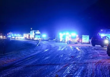 Norvegia: bus sbanda e finisce in <b>acqua</b> con 58 persone. Morti e feriti - Firenze Post