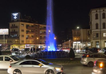 Brilla la fontana della Stanga, nuova luce grazie all'impianto di illuminazione scenografica