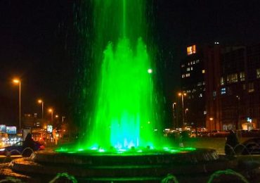 Inaugurata la nuova illuminazione a LED della fontana di Piazzale Stanga - La Piazza Web