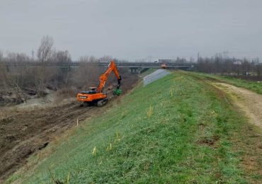 Argine del Panaro eroso dal maltempo, lavori in corso a Navicello - ModenaToday