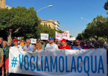 I paradossi della crisi idrica: lo Stato svende l'<b>acqua</b> minerale - Domani