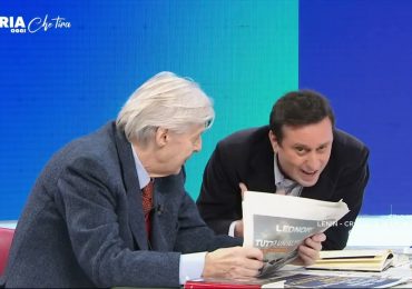 Siparietto tra David Parenzo e Vittorio Sgarbi: "Combatti, mandami a fare in culo!", "Ci sei