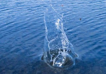 Terra, il nostro Pianeta è ricco di <b>acqua</b> | Il dibattito si fa duro: chi ce l'ha portata?