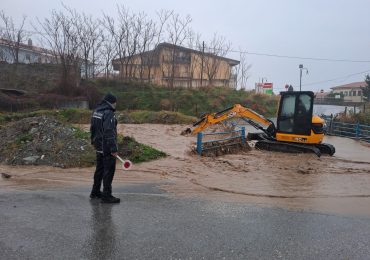 Maltempo a Fuscaldo, ruspe in azione nei corsi d'<b>acqua</b>. Domani scuole chiuse