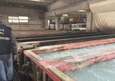 Inquinamento di aria e <b>acqua</b>, a Monopoli sequestrato stabilimento industriale. C'è un indagato