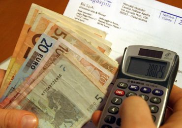 Tasse, gas, <b>acqua</b> e ristoranti: la mazzata è servita. L'anno inizia con una batosta da 900 euro