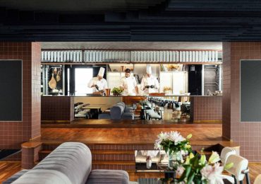 Lusso e sapori sull'<b>acqua</b> a bordo di River Diva, Budapest si specchia nel Danubio