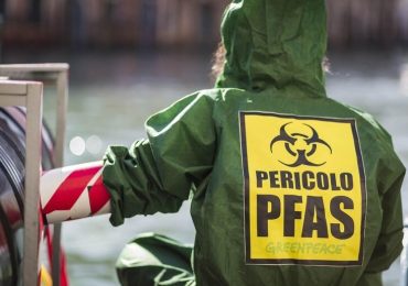 Greenpeace: in Italia manca un monitoraggio sulla pericolosa contaminazione da TFA