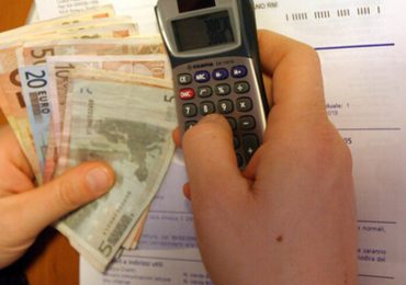 Bollette, allarme Consumerismo-Assium su rischio rincari - Tiscali Notizie