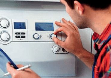 Costringe la moglie a non accendere il termosifone per <b>risparmiare</b>: condannato