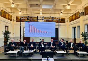 "Ferro-gomma-<b>acqua</b>: l'intermodalità e il Porto di Genova", il convegno questa mattina a ...