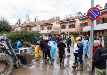Alluvione in Toscana, danni, evacuazioni e <b>acqua</b> razionata: il Mugello sommerso dal fango