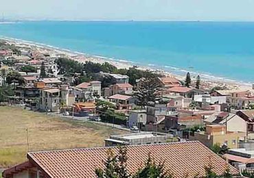 Manfria, dopo 60 anni <b>acqua</b> e fogna - Corriere di Gela