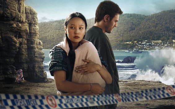 Ombre nell'<b>acqua</b>, tutto sulla serie su un mistero che riaffiora dalla costa australiana