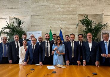 Insediato al Mitur il Tavolo Interministeriale per la <b>gestione</b> e sicurezza dei flussi turistici ...