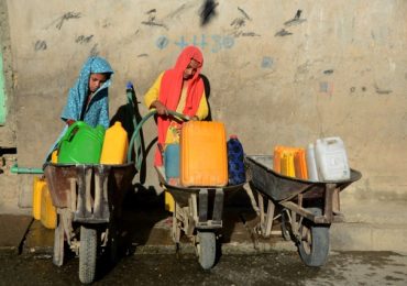 Una persona su quattro nel mondo non ha un accesso sicuro all'<b>acqua</b> potabile