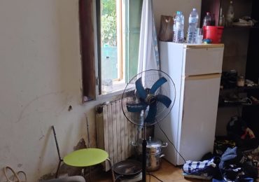 Via Faccio, centrale dello spaccio in casa occupata: hashish nel freezer e furto di luce e <b>acqua</b> ...