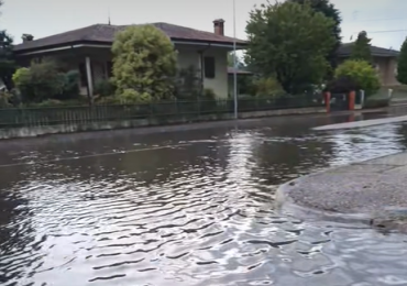 Quistello allagata, la bomba d'<b>acqua</b> di ieri sera ha mandato sott'<b>acqua</b> alcune vie e frazioni