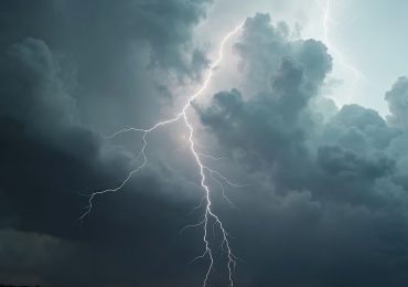 Allerta meteo: a partire dalle 14 ancora forti temporali sull'Italia, attenzione in queste 11 regioni