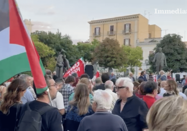 Genocidio, Foggia in piazza per dire basta. La Porta: "Boicottiamo azienda farmaceutica israeliana"