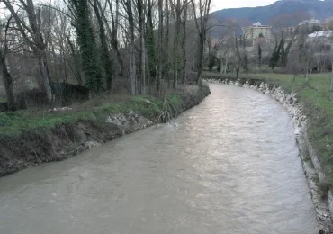 Fiume Aterno, caccia agli abusi: scatta la mappatura degli scarichi | Il Centro