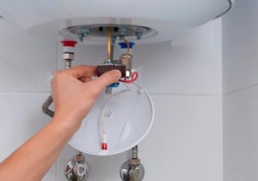 Scaldabagno, se utilizzi a quest'ora l'<b>acqua</b> calda paghi pochissimo: la bolletta si sgonfia subito