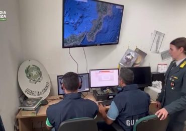 Prostituzione dietro un centro massaggi: arrestata donna accusata di sfruttamento sessuale